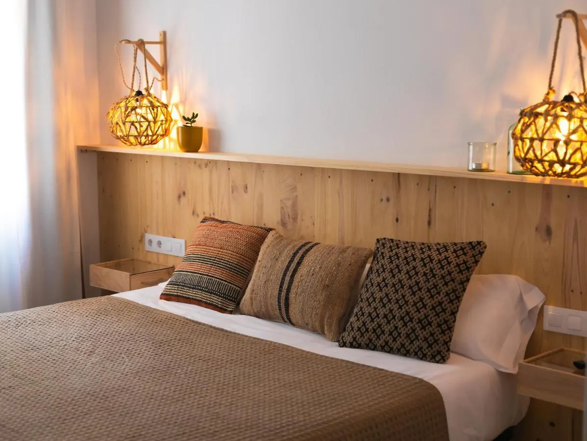 מלון יפראנק Hostal Sa Teula